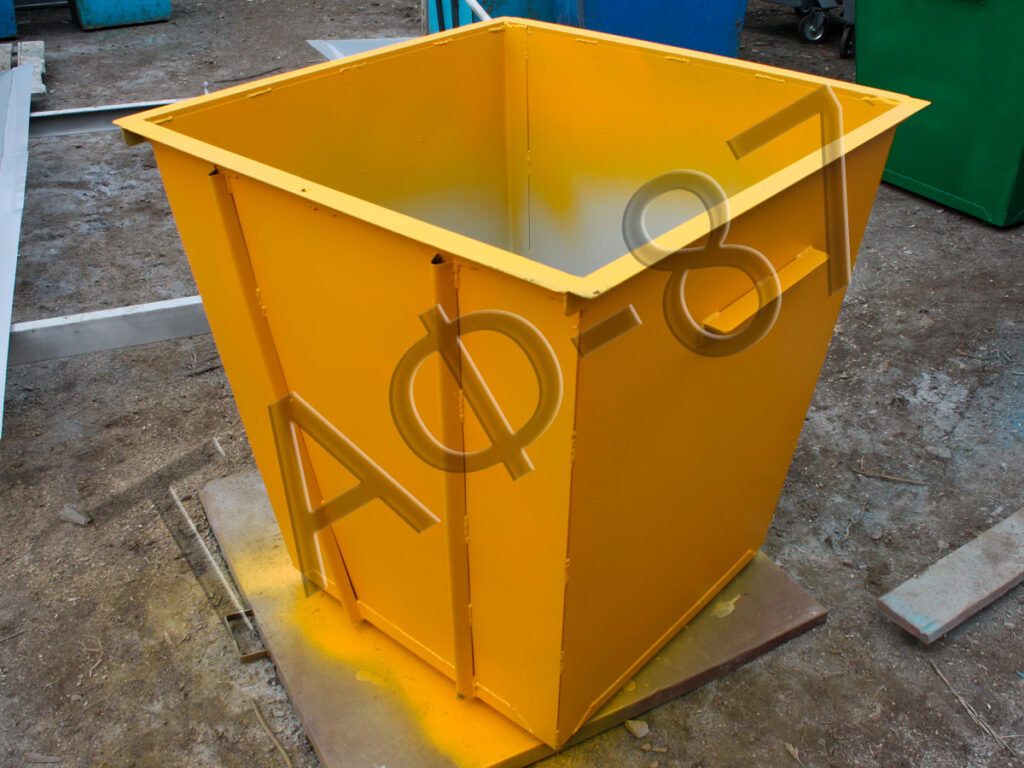 Жовтий металевий бак 750 літрів