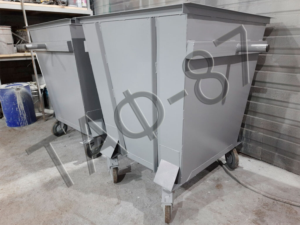 Металевий бак для сміття на колесах